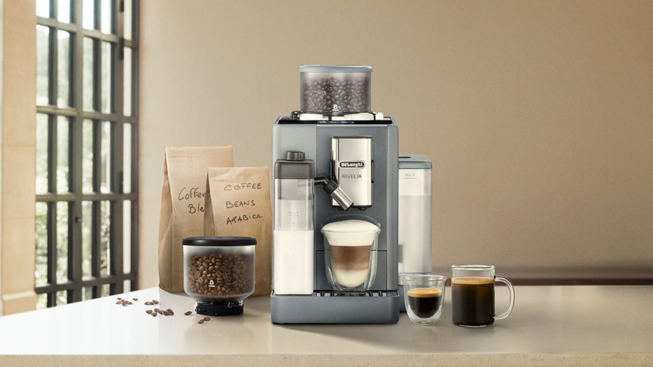 Mediaplus launches the new De’Longhi Coffee campaign with Brad Pitt